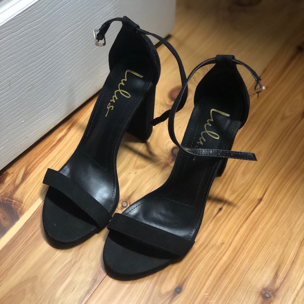 Size 7 heels from Lulu’s